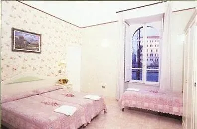 Esquilino 2* רומא